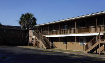 Lillian Square Apartments in Pensacola, FL - Building Photo - Building Photo