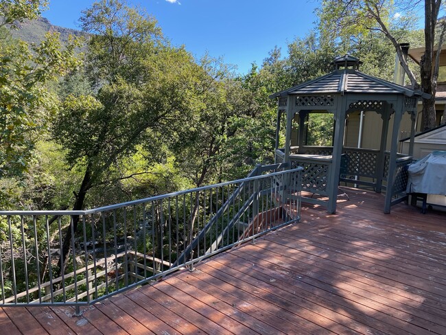 4426 N State Rte 89A in Sedona, AZ - Foto de edificio - Building Photo