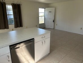 6642 Timbercove Ln in New Port Richey, FL - Building Photo - Building Photo