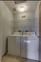 13073 Crimson clover ln in Eden Prairie, MN - Foto de edificio - Building Photo