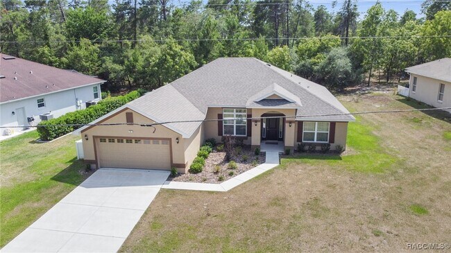 23 Lone Pine St in Homosassa, FL - Building Photo - Building Photo