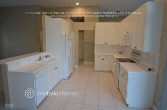 5031 NW 123rd Ave in Coral Springs, FL - Foto de edificio - Building Photo