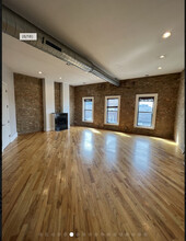 1148 W Grand Ave in Chicago, IL - Building Photo - Building Photo