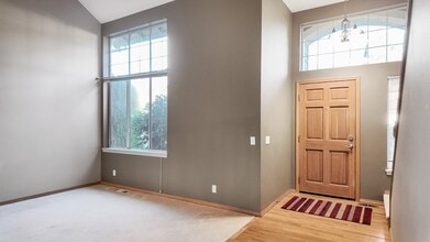 11913 SE 203rd St in Kent, WA - Building Photo - Building Photo