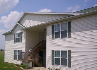 Summer Tree Terrace in Jeffersonville, OH - Building Photo