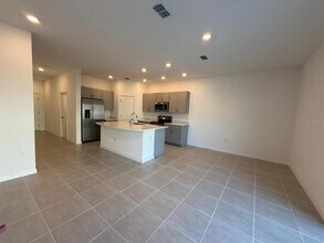 5040 Spangle Dr in St. Cloud, FL - Building Photo - Building Photo