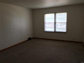 523 S Central Ave, Unit 4 in Roxana, IL - Building Photo - Building Photo