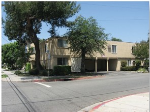 15201 Victory Blvd in Van Nuys, CA - Building Photo - Other