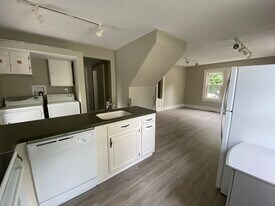 50 Utica St in Hamilton, NY - Building Photo