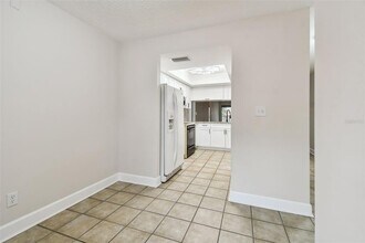4800 Brittany Dr S in St. Petersburg, FL - Building Photo - Building Photo