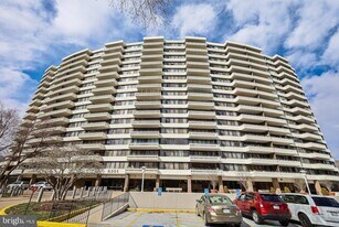 6301 Stevenson Ave, Unit 1514 in Alexandria, VA - Building Photo