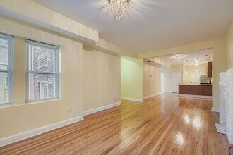 6327 N Francisco Ave in Chicago, IL - Building Photo - Building Photo