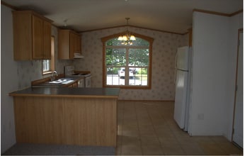 6 Kitty Ln in Windham, CT - Building Photo - Building Photo