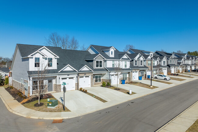 Saddlebrook Townhomes in Murfreesboro, TN - Building Photo - Building Photo