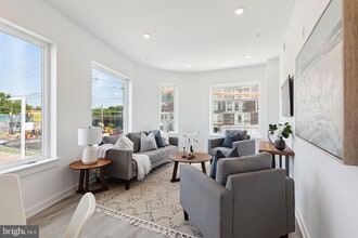 2046 E Lehigh Ave in Philadelphia, PA - Building Photo - Building Photo