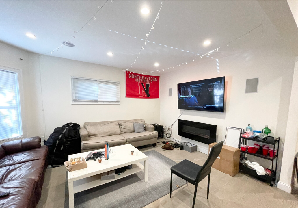 21 Iroquois St, Unit 1 in Boston, MA - Building Photo