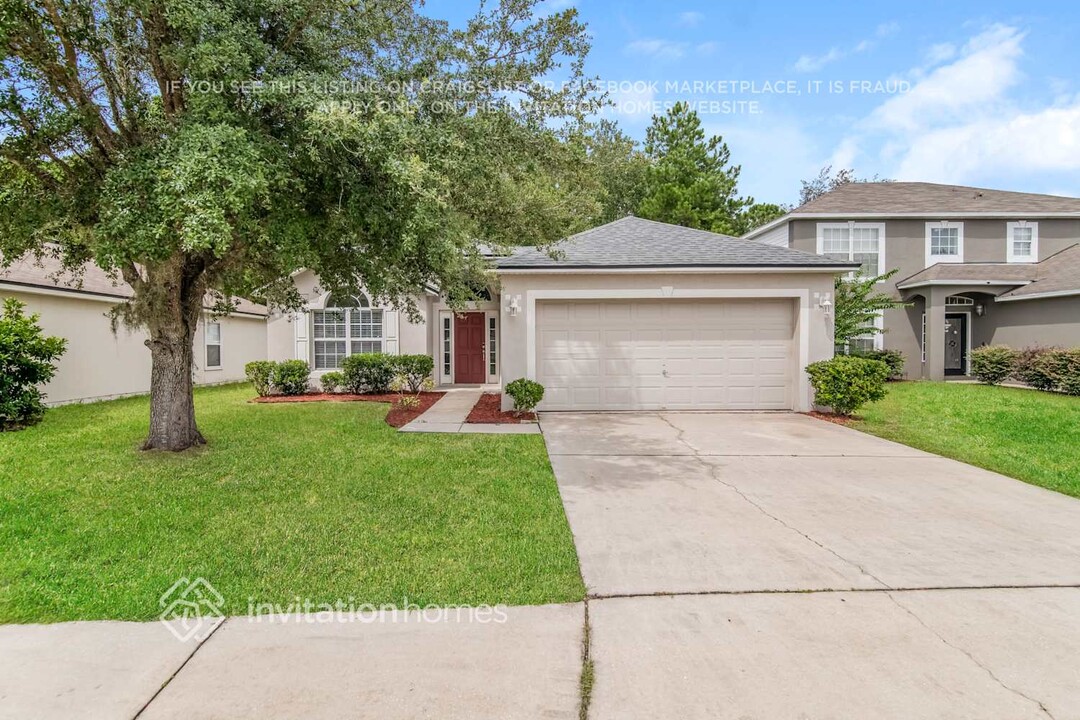 9739 Watershed Court in Jacksonville, FL - Foto de edificio