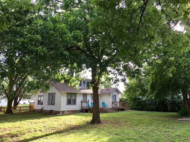 201 W Franklin St in Shawnee, OK - Building Photo - Building Photo