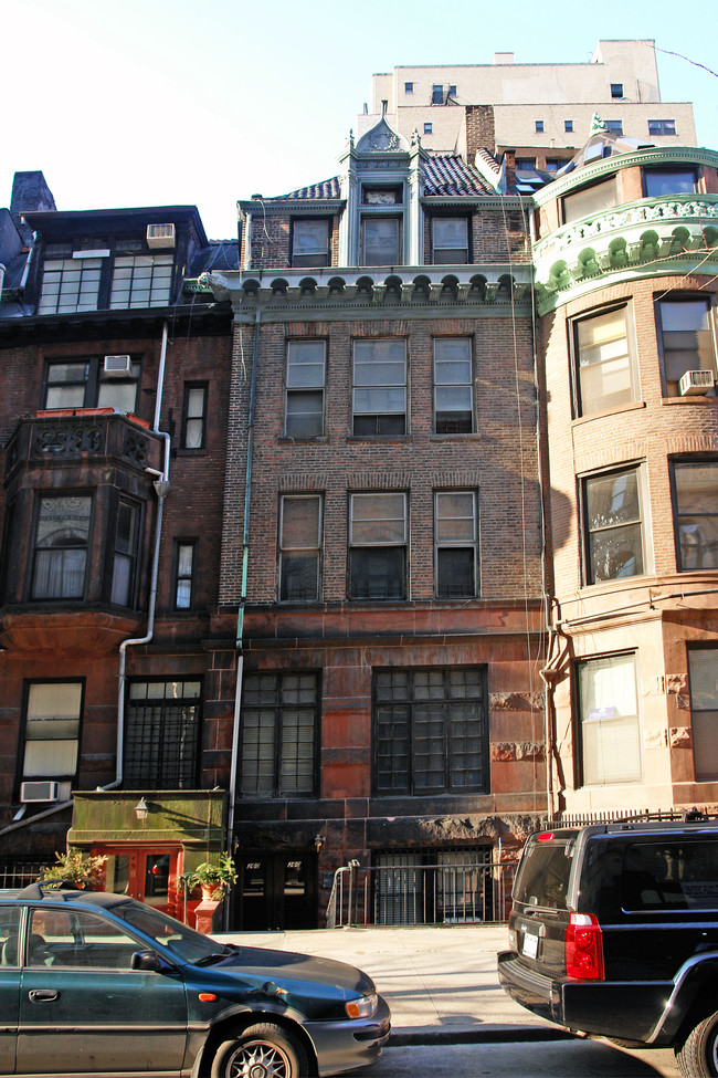 260 W 73rd St in New York, NY - Foto de edificio - Building Photo