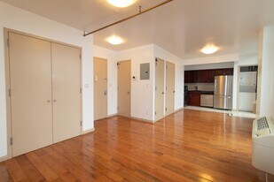 1635 Lexington Ave in New York, NY - Building Photo