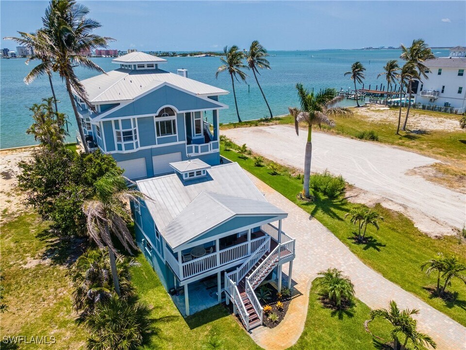 950 San Carlos Dr in Fort Myers Beach, FL - Building Photo