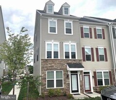 7515 Mundell Rd in Severn, MD - Building Photo