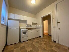 1382A Beacon St, Unit 4 in Brookline, MA - Building Photo