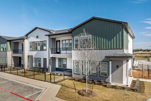 Oasis at Round Rock in Round Rock, TX - Building Photo