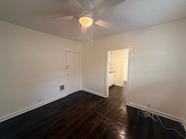 1131 Queen St N in St. Petersburg, FL - Building Photo - Building Photo