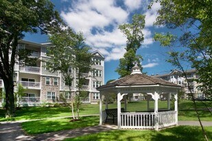 57 Augustus Ct, Unit 1004 in Reading, MA - Building Photo