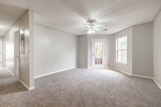 Cross Creek Apartments in Beaufort, SC - Building Photo - Interior Photo