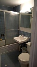 16 Winchester St, Unit 33 in Brookline, MA - Foto de edificio - Building Photo