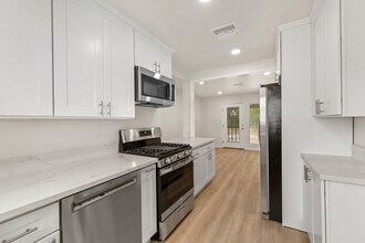 5162-5166 Ewing St in San Diego, CA - Building Photo - Building Photo