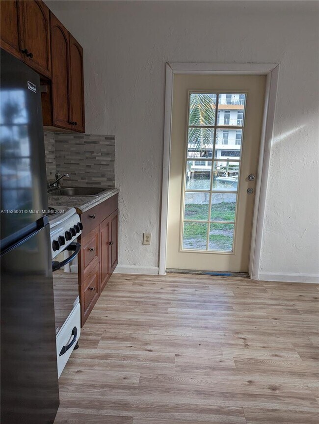 7737 Hawthorne Ave, Unit 4 in Miami Beach, FL - Building Photo - Building Photo