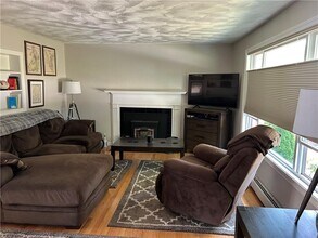 3 Viking Dr in Portsmouth, RI - Building Photo - Building Photo