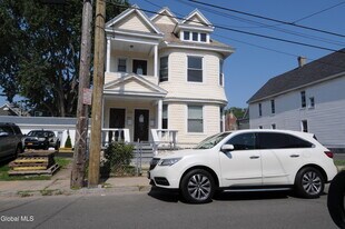 825 Stanley St in Schenectady, NY - Building Photo