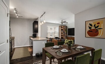 Parkway Flats in Kalamazoo, MI - Building Photo - Building Photo