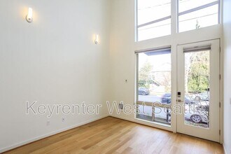 4027 California Ave SW in Seattle, WA - Building Photo - Building Photo