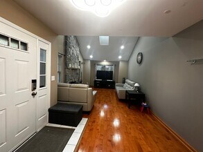 170 Salem Rd in North Brunswick, NJ - Building Photo - Building Photo