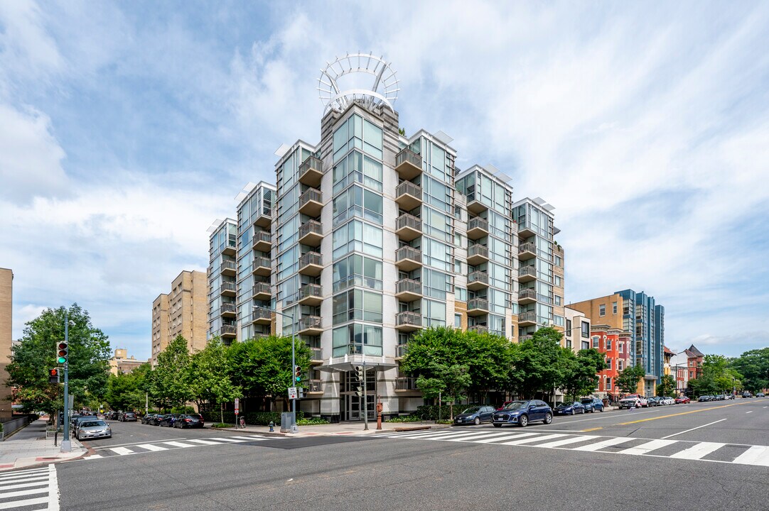 Solo Piazza in Washington, DC - Building Photo