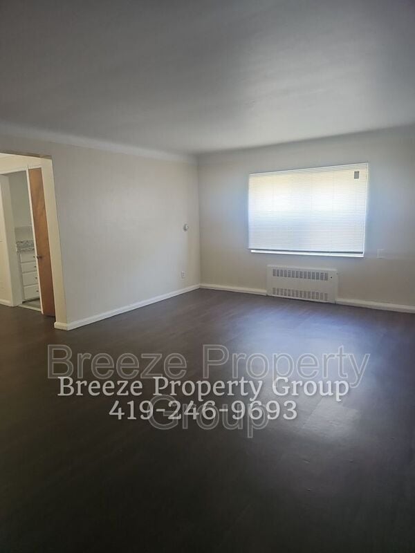 property at 2445 W Bancroft St