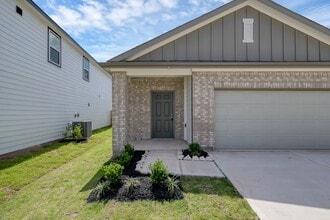 15009 Ronan Dr in Montgomery, TX - Building Photo - Building Photo