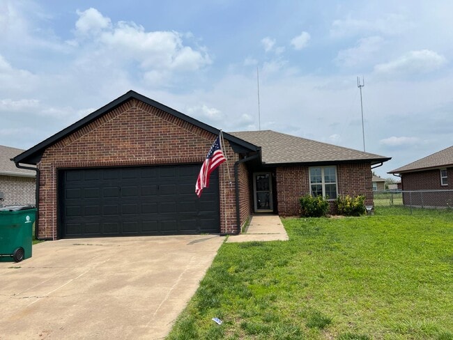 property at 8508 N Phillips Ave