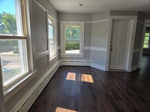 223 Washington St in Wallingford, CT - Building Photo - Building Photo