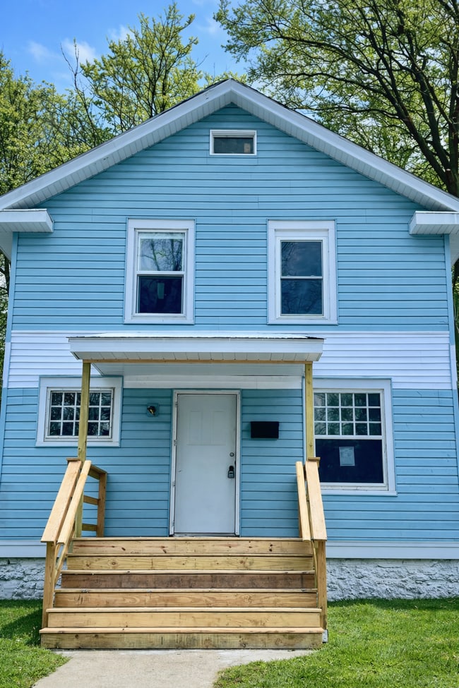 property at 724 Napoleon St