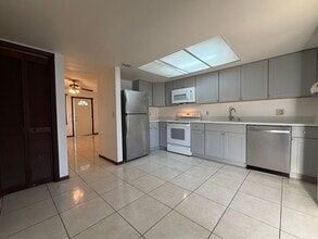 2036 Las Palmas Cir in Orlando, FL - Building Photo - Building Photo