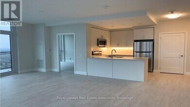 15 Lynch St in Brampton, ON - Building Photo - Building Photo