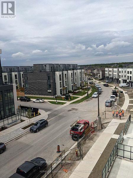 395 Dundas St W in Oakville, ON - Building Photo - Building Photo