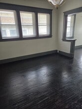 429 W Hanssler Pl in Peoria, IL - Building Photo - Building Photo