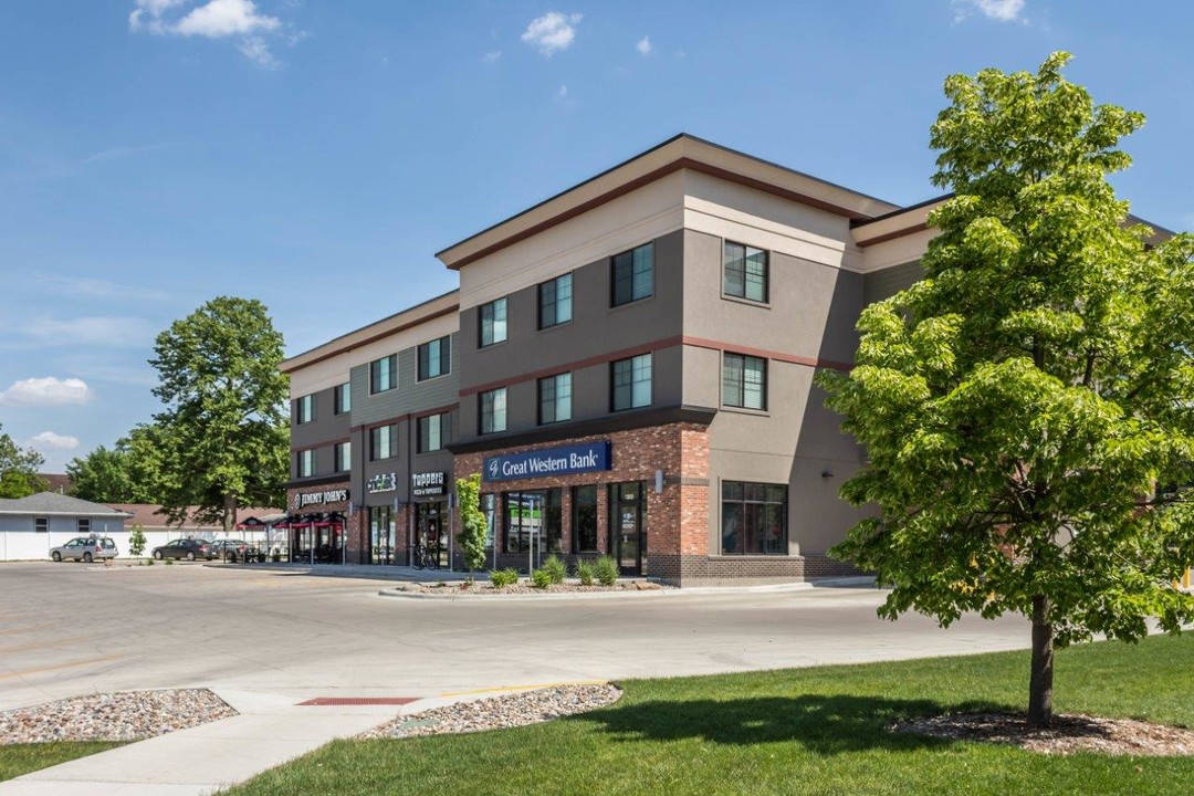 6th Street Centre in Brookings, SD - Building Photo